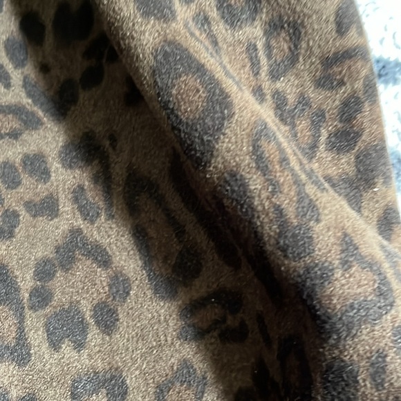 ZARA sueded leopard skinny capris - Picture 7 of 11